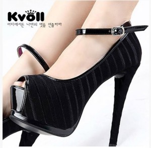 sandale negre cu toc