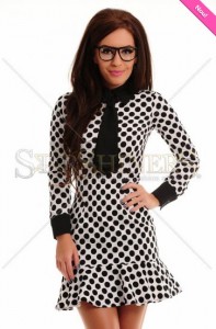 rochie alba cu buline negre